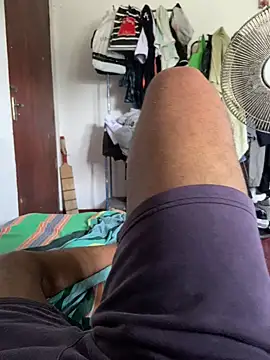 Snapshot of Senurak99 chatting on 10-08-25, 08:12 Senurak99 online show from 10-08-25, 08:12