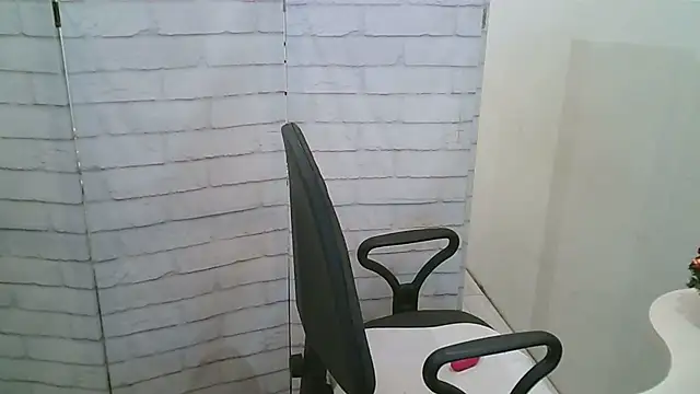 Helen xi  online show from 01-12-26, 05:18