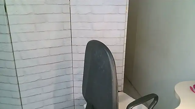 Helen xi  online show from 05-16-26, 05:04