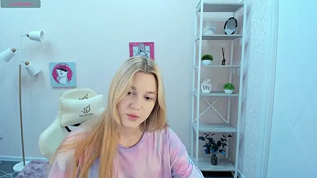 Sylvia Ortiz online show from 09-22-25, 08:05