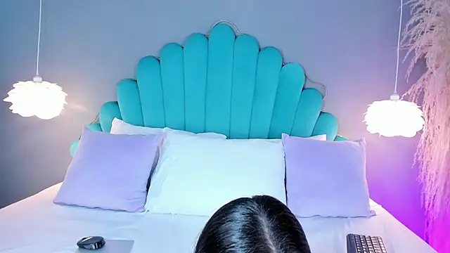 AlassiaHocthner online show from 09-26-25, 11:58