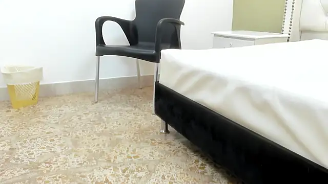 DOUGLAS 099 online show from 10-04-25, 04:10