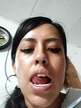 Snapshot of Queen_Ashly chatting on 09-21-25, 02:02 Queen Ashly online show from 09-21-25, 02:02