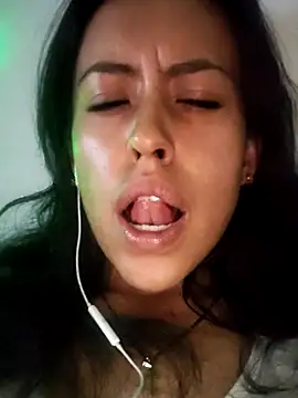 Snapshot of Queen_Ashly chatting on 09-23-25, 02:14 Queen Ashly online show from 09-23-25, 02:14