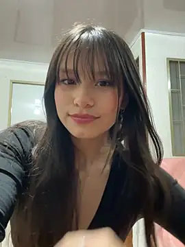 Alisha Olsen  online show from 10-20-25, 06:25