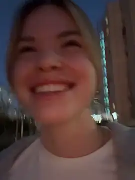 Snapshot of SMELLSEX chatting on 09-10-25, 04:40 SMELLSEX online show from 09-10-25, 04:40