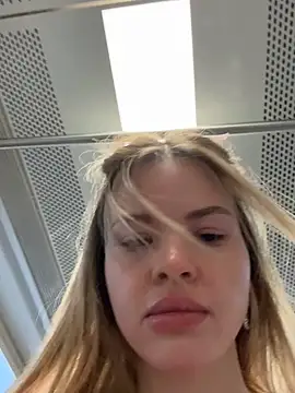 Snapshot of SMELLSEX chatting on 09-11-25, 10:15 SMELLSEX online show from 09-11-25, 10:15