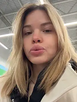 Snapshot of SMELLSEX chatting on 10-02-25, 05:20 SMELLSEX online show from 10-02-25, 05:20