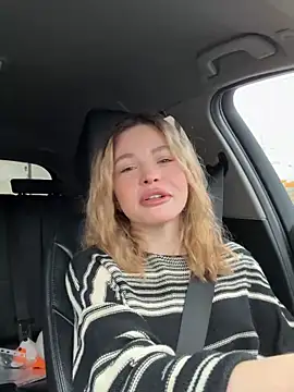 Snapshot of SMELLSEX chatting on 10-12-25, 11:42 SMELLSEX online show from 10-12-25, 11:42