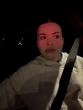 Snapshot of SMELLSEX chatting on 10-26-25, 04:13 SMELLSEX online show from 10-26-25, 04:13