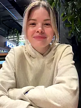 Snapshot of SMELLSEX chatting on 10-27-25, 06:23 SMELLSEX online show from 10-27-25, 06:23