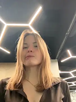 Snapshot of SMELLSEX chatting on 11-12-25, 06:41 SMELLSEX online show from 11-12-25, 06:41