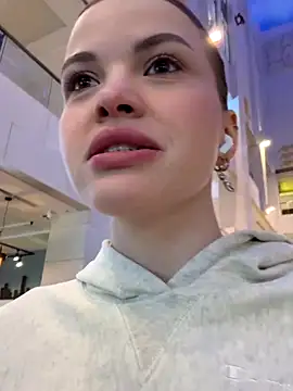 Snapshot of SMELLSEX chatting on 11-19-25, 04:51 SMELLSEX online show from 11-19-25, 04:51