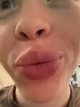 Snapshot of SMELLSEX chatting on 11-25-25, 07:14 SMELLSEX online show from 11-25-25, 07:14