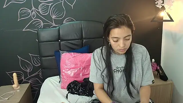 LiaMonroee  online show from 12-16-25, 11:59