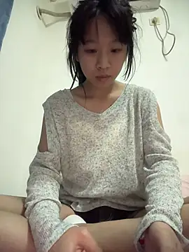 Snapshot of jingjing005 chatting on 05-11-26, 12:55 jingjing005 online show from 05-11-26, 12:55
