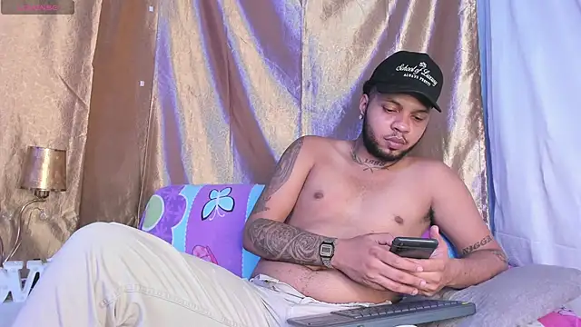 Snapshot of RickyAndSharlot chatting on 01-14-26, 09:52 RickyAndSharlot online show from 01-14-26, 09:52