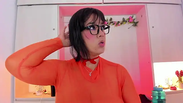 Snapshot of VickyRuiz_ chatting on 02-15-26, 01:20 VickyRuiz online show from 02-15-26, 01:20