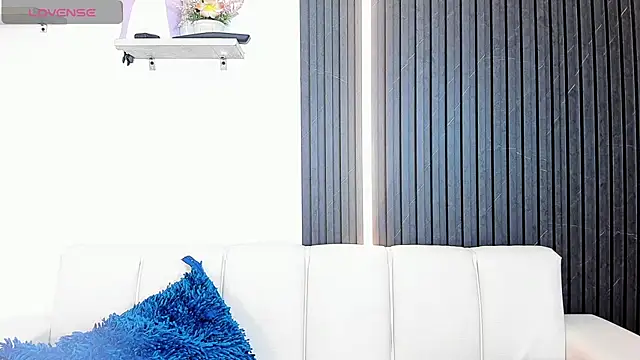 Gabrielaa Miller  online show from 10-04-25, 07:23