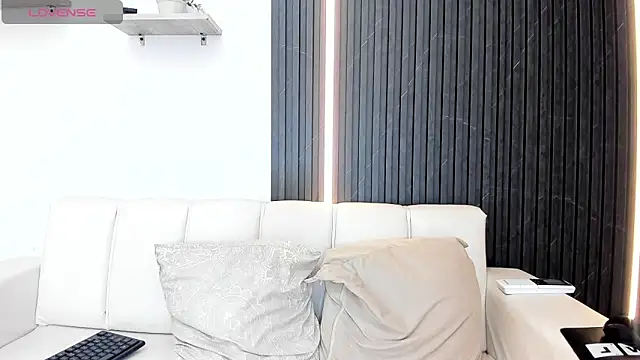 Gabrielaa Miller  online show from 11-08-25, 07:23