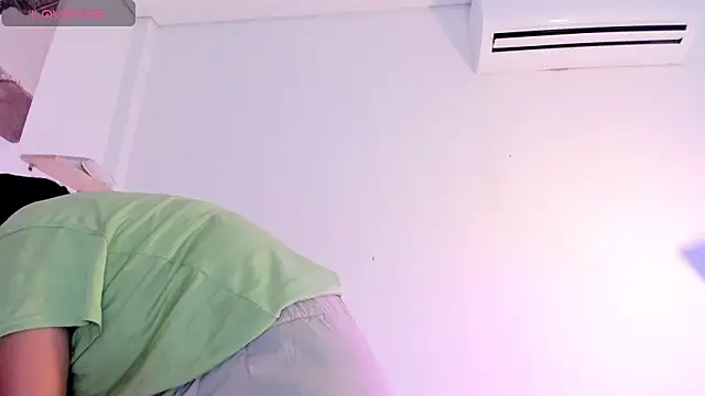 Gabrielaa Miller  online show from 11-20-25, 07:46