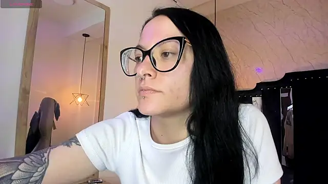 Zami Escobar of online show from 11-18-25, 06:56