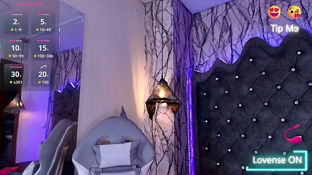 Zami Escobar of online show from 04-08-26, 03:45