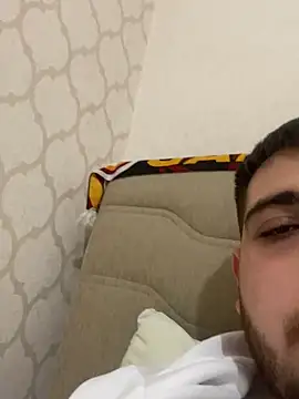 Snapshot of babaparator chatting on 12-19-25, 10:17 babaparator online show from 12-19-25, 10:17