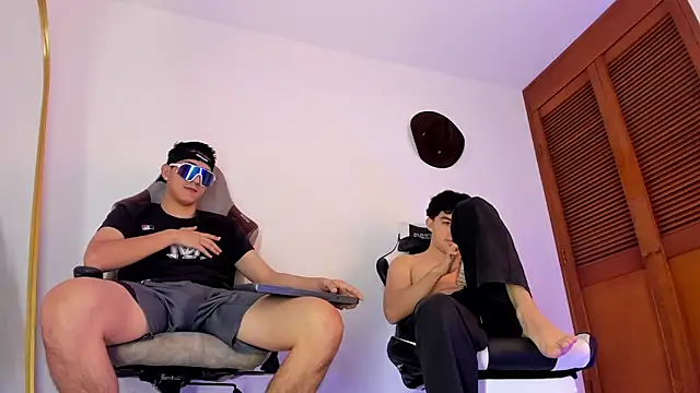 sotooliver3 online show from 11-13-25, 05:12