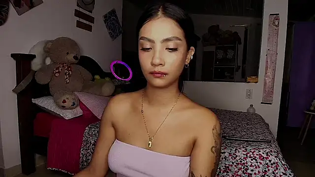 Snapshot of mia_yireth chatting on 09-19-25, 01:07 mia yireth online show from 09-19-25, 01:07