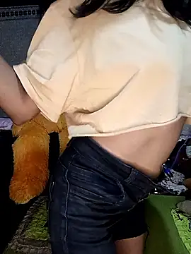 Snapshot of emali_baba chatting on 01-18-26, 05:33 emali baba online show from 01-18-26, 05:33