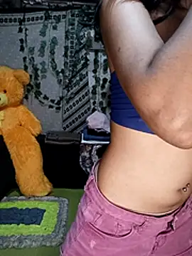 Snapshot of emali_baba chatting on 02-23-26, 10:34 emali baba online show from 02-23-26, 10:34