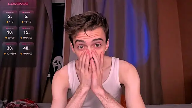 Snapshot of spider____man chatting on 10-31-25, 02:40 spider man online show from 10-31-25, 02:40