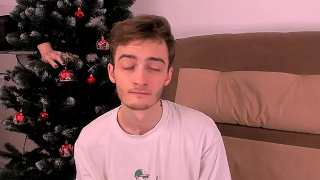 Snapshot of spider____man chatting on 12-14-25, 04:34 spider man online show from 12-14-25, 04:34