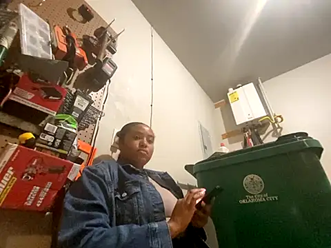 princesslivv online show from 10-21-25, 04:02