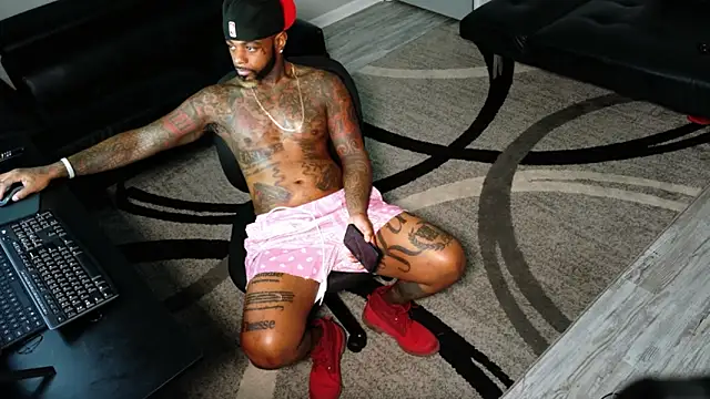 SLANGONDEMHOES online show from 10-04-25, 05:33