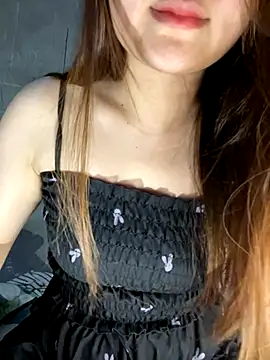 Hinne07 online show from 10-13-25, 03:45