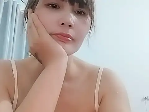 Snapshot of Siglemom_sexy chatting on 04-25-26, 08:17 Siglemom sexy online show from 04-25-26, 08:17