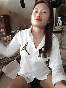 Snapshot of rubi_bae chatting on 05-15-26, 03:24 rubi bae online show from 05-15-26, 03:24