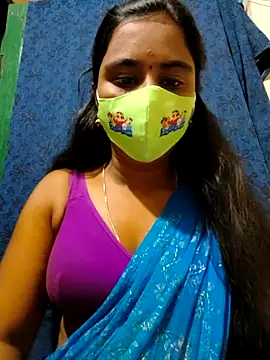 Snapshot of mini-queen chatting on 09-19-25, 06:30 mini-queen online show from 09-19-25, 06:30