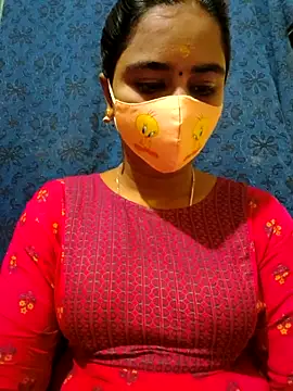 Snapshot of mini-queen chatting on 10-04-25, 07:28 mini-queen online show from 10-04-25, 07:28