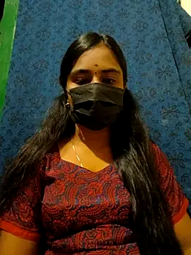 Snapshot of mini-queen chatting on 10-09-25, 05:44 mini-queen online show from 10-09-25, 05:44