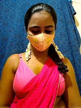 Snapshot of mini-queen chatting on 11-16-25, 08:42 mini-queen online show from 11-16-25, 08:42