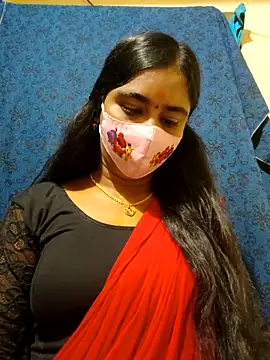 Snapshot of mini-queen chatting on 01-16-26, 05:06 mini-queen online show from 01-16-26, 05:06