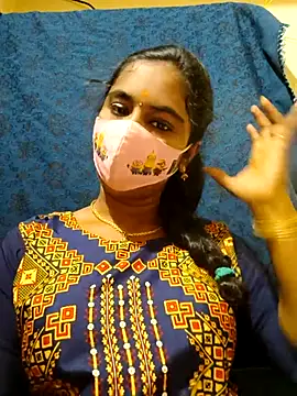 Snapshot of mini-queen chatting on 02-04-26, 10:10 mini-queen online show from 02-04-26, 10:10