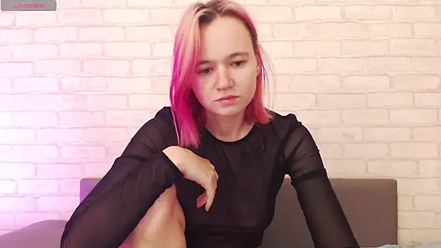 Ericha Stone online show from 10-29-25, 02:47