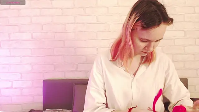 Ericha Stone online show from 03-25-26, 01:22