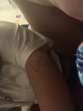 StylishEchium online show from 10-19-25, 05:13