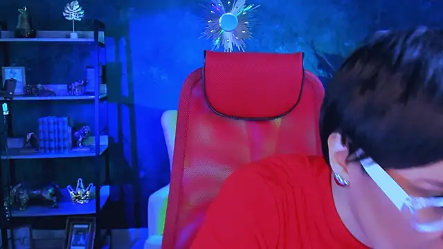 LauraDavidsons online show from 02-16-26, 04:47