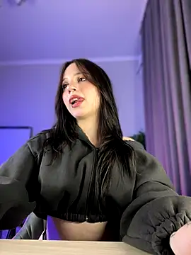 Snapshot of YourLittleDevil chatting on 09-21-25, 01:35 YourLittleDevil online show from 09-21-25, 01:35